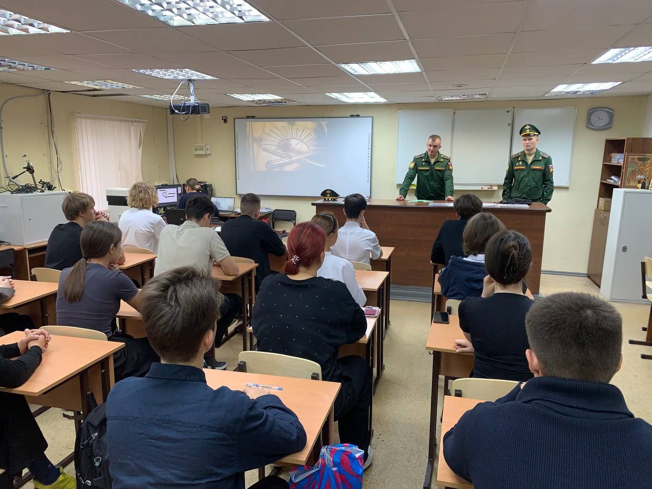 В гимназии состоялась встреча с сотрудниками СВАКУ В гимназии состоялась встреча с сотрудниками СВАКУ.