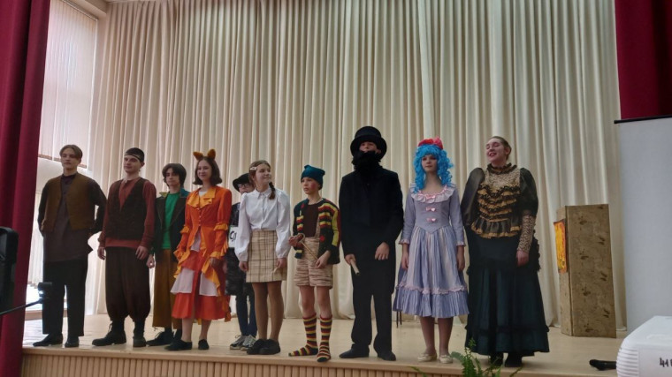 Школьный театр «Родник» занял 1 место на городском фестивале «С любовью  к природе».